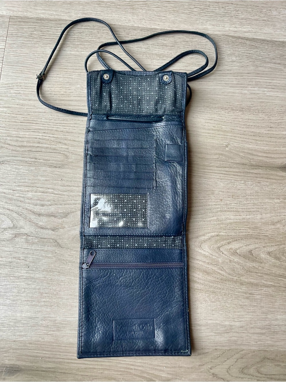 Kenneth Cole Navy Genuine Leather Travel Organizer Crossbody Bag 1990s